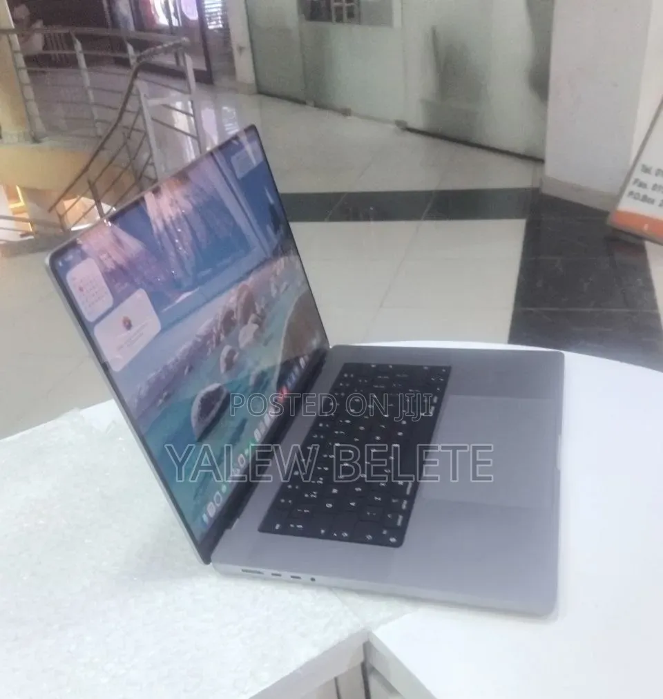 New Laptop Apple MacBook Pro 32GB Apple M1 Max SSD 1T