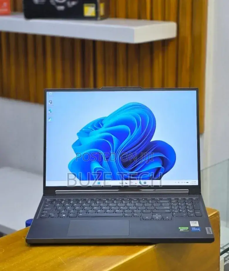 New Laptop Lenovo Legion 7 16GB Intel Core i7 SSD 512GB