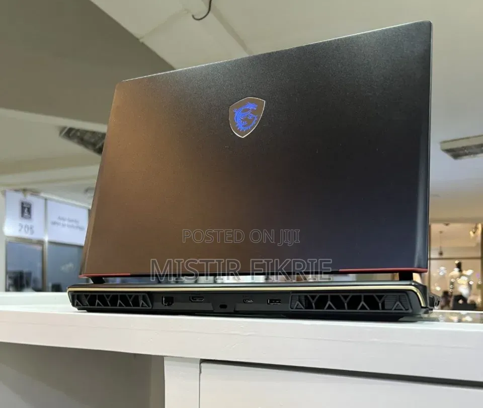 New Laptop MSI Raider GE68HX 13VI-202US 32GB Intel Core i9 SSD 1T