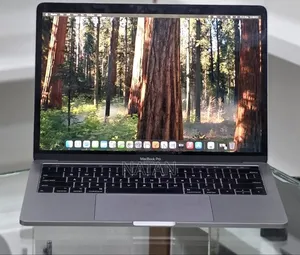 New Laptop Apple MacBook Pro 2019 16GB Intel Core i7 SSD 256GB