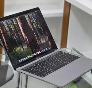 New Laptop Apple MacBook Pro 2019 16GB Intel Core i7 SSD 256GB