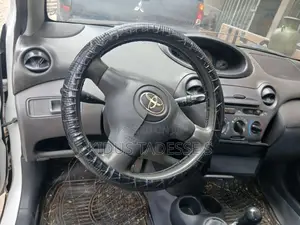Toyota Yaris 2003 White