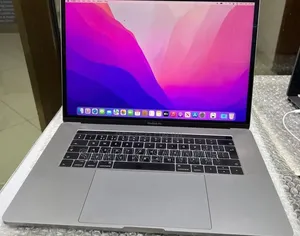 New Laptop Apple MacBook Pro 2017 16GB Intel Core i7 SSD 512GB