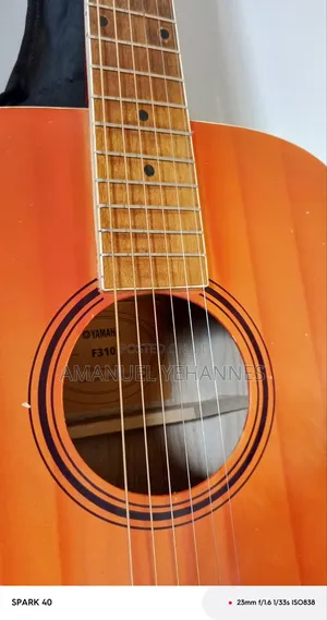 Yamaha F310 Acoustic Guitar