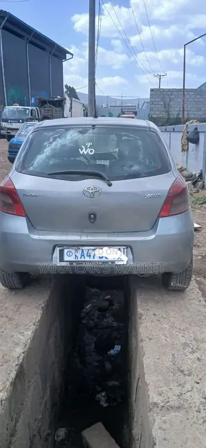 Toyota Yaris 2007 Gold
