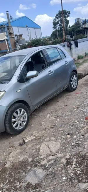 Toyota Yaris 2007 Gold