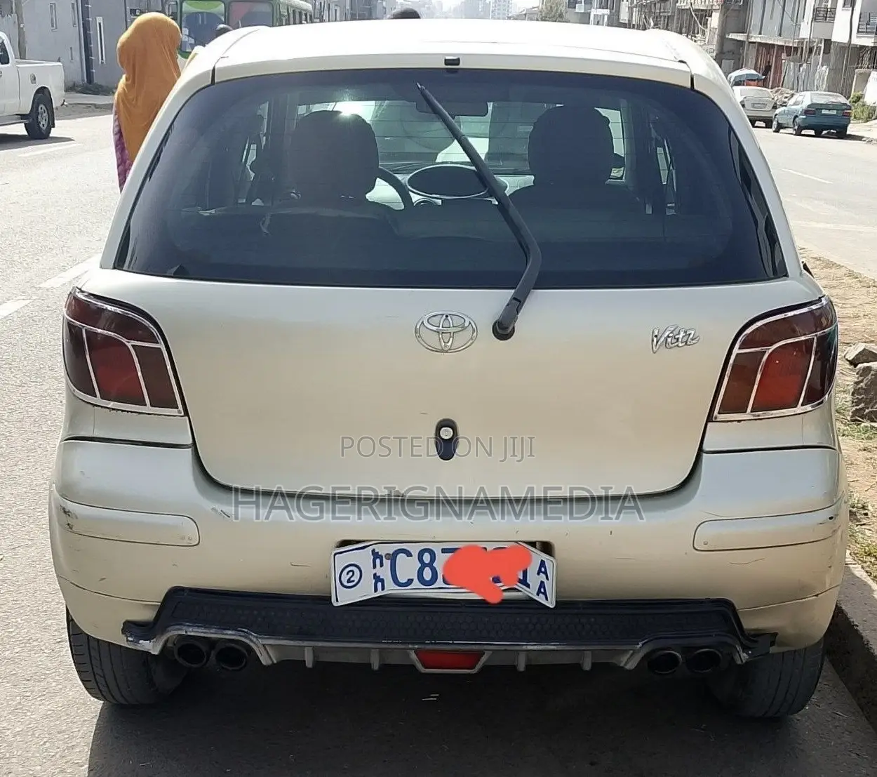 Toyota Vitz 2002 Gold