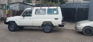 Toyota Land Cruiser 2003 White