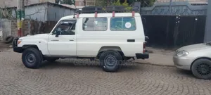 Toyota Land Cruiser 2003 White