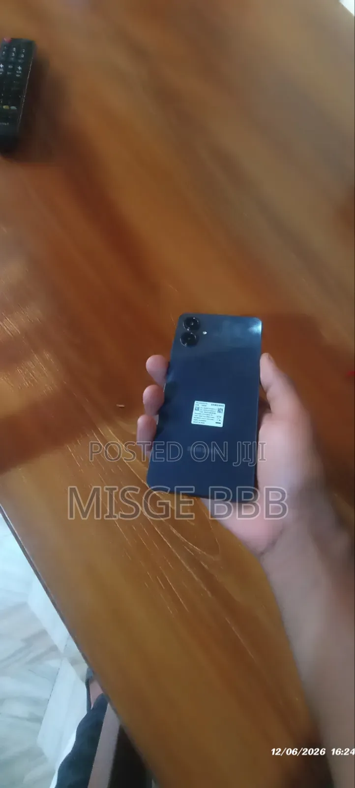 Samsung Galaxy A06 64 GB Black