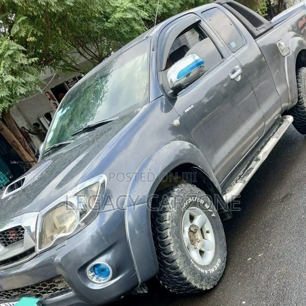 Toyota Hilux 2011 Black