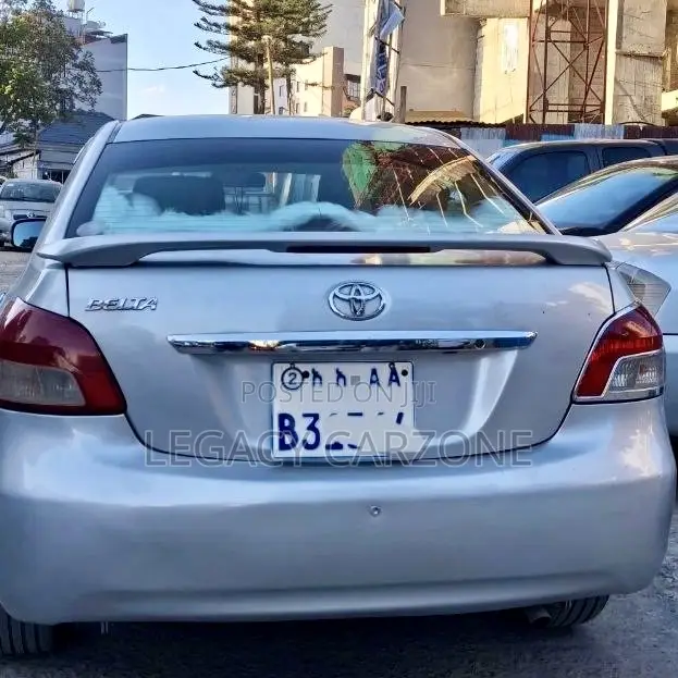 Toyota Yaris 2010 Silver