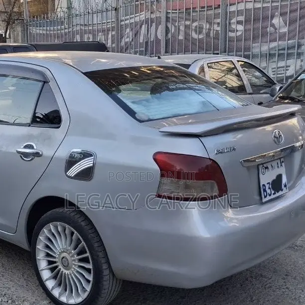 Toyota Yaris 2010 Silver