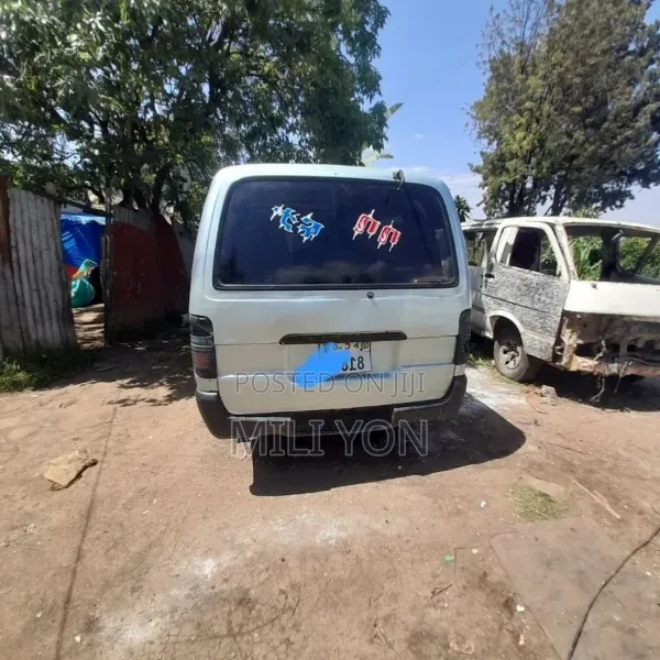 Toyota HiAce 2004