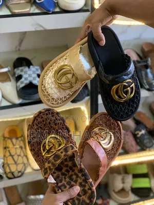 የሴቶች ክፍት ጫማ