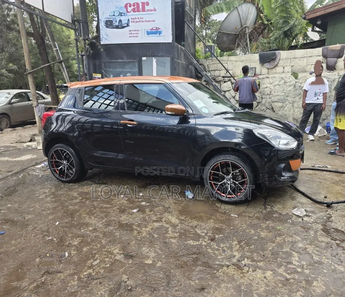 Suzuki Swift 2022 Black