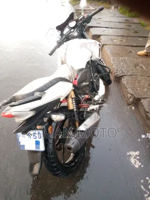 TVS Apache 180 RTR 2022 White