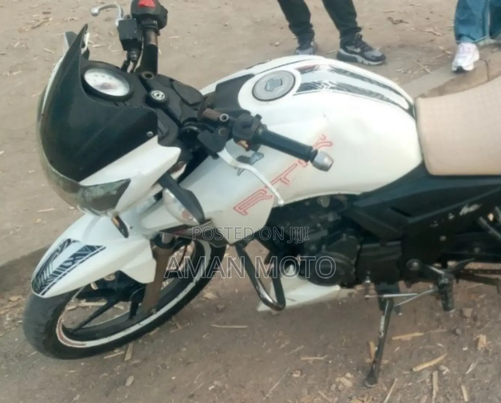 TVS Apache 180 RTR 2020 White
