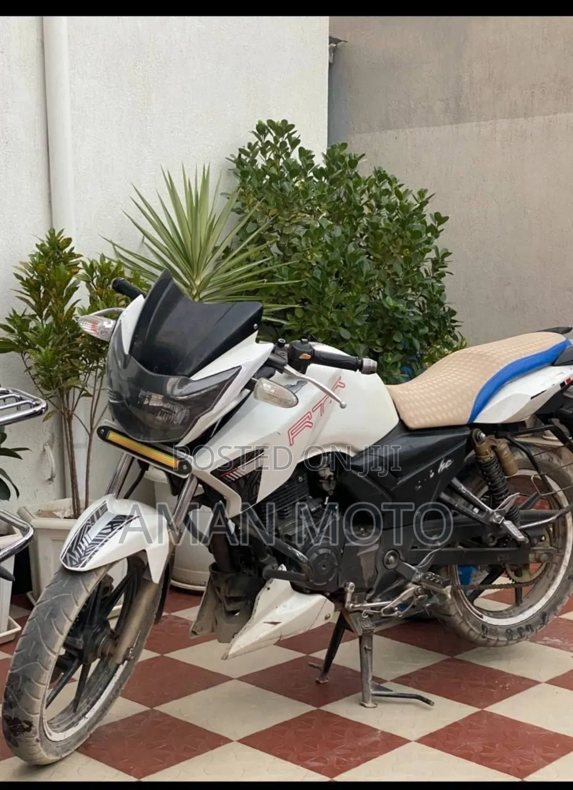 TVS Apache 180 RTR 2020 White