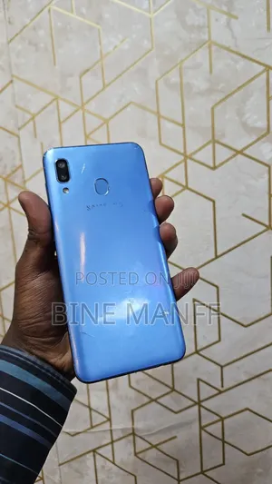 Samsung Galaxy A30 64 GB Blue