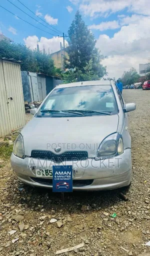 Toyota Vitz 2001 Silver