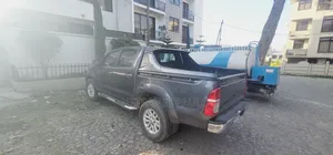 Toyota Hilux 2.5 D-4D 4X4 SRX 2010 Brown