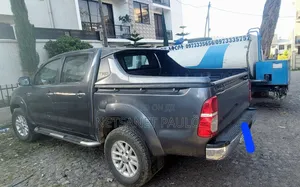 Toyota Hilux 2.5 D-4D 4X4 SRX 2010 Brown