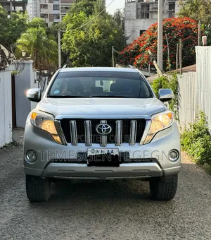 Toyota Land Cruiser Prado 2015 White
