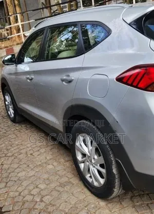 Hyundai Tucson Value FWD 2020 Silver