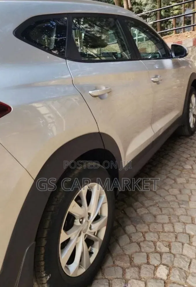 Hyundai Tucson Value FWD 2020 Silver