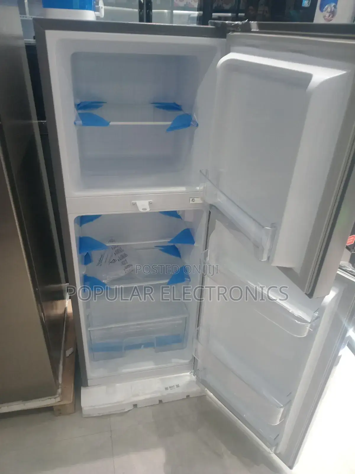 Hisenes 270liter Refrigator Fun System