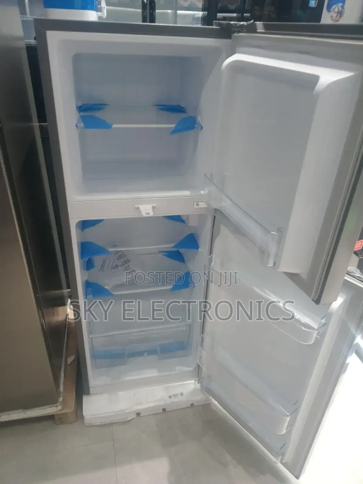 Hisenes 270liter Refrigator Fun System