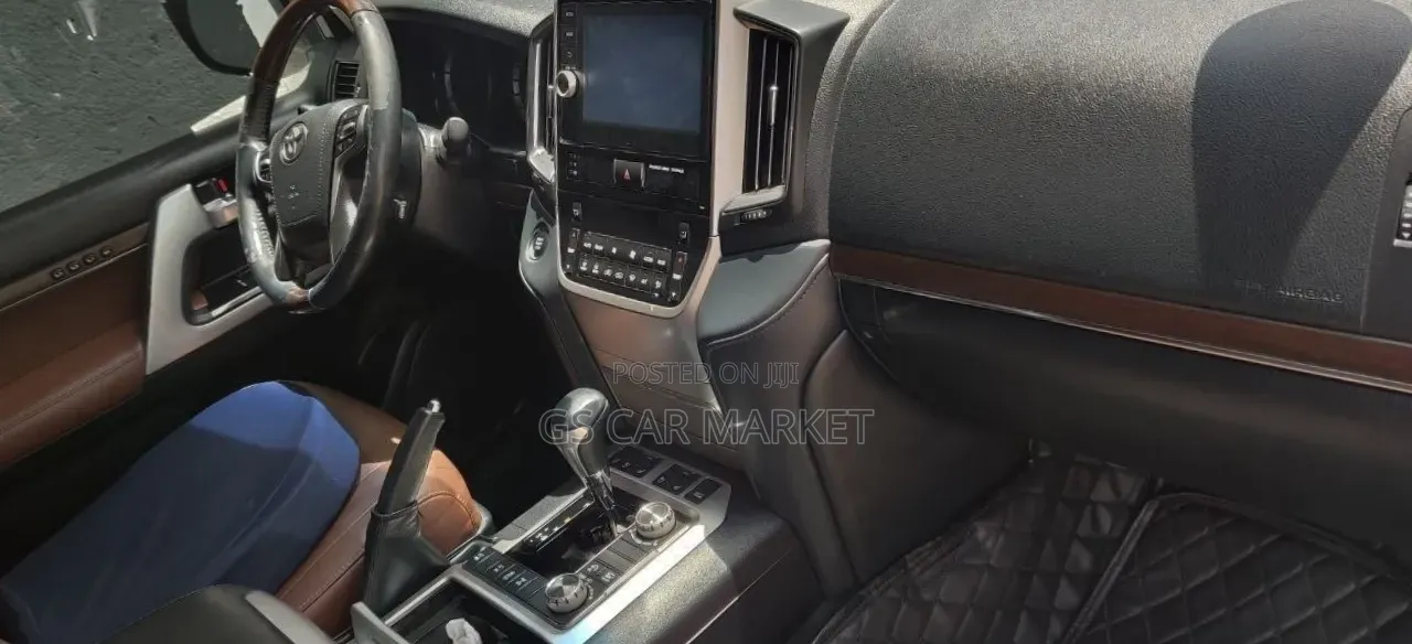 Toyota Land Cruiser 2019 Silver