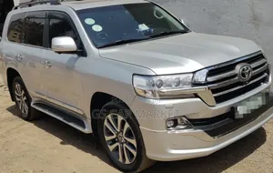 Toyota Land Cruiser 2019 Silver