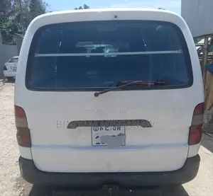Toyota HiAce 2007 White