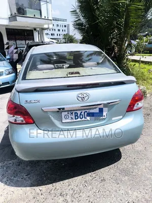 Toyota Yaris 2011