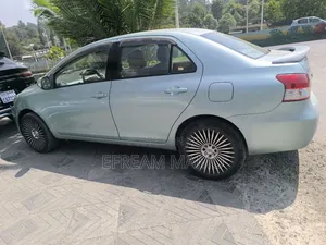 Toyota Yaris 2011