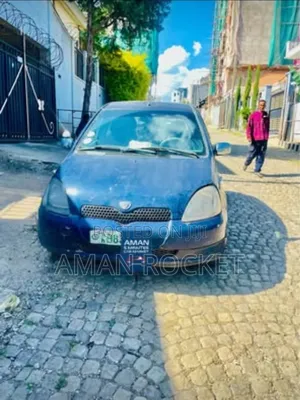 Toyota Vitz 2001 Blue