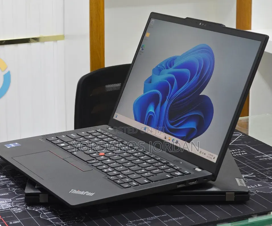 New Laptop Lenovo ThinkPad X13 Gen 4 16GB Intel Core i5 SSD 512GB