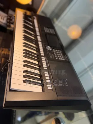 Yamaha PSR S975 Keyboard
