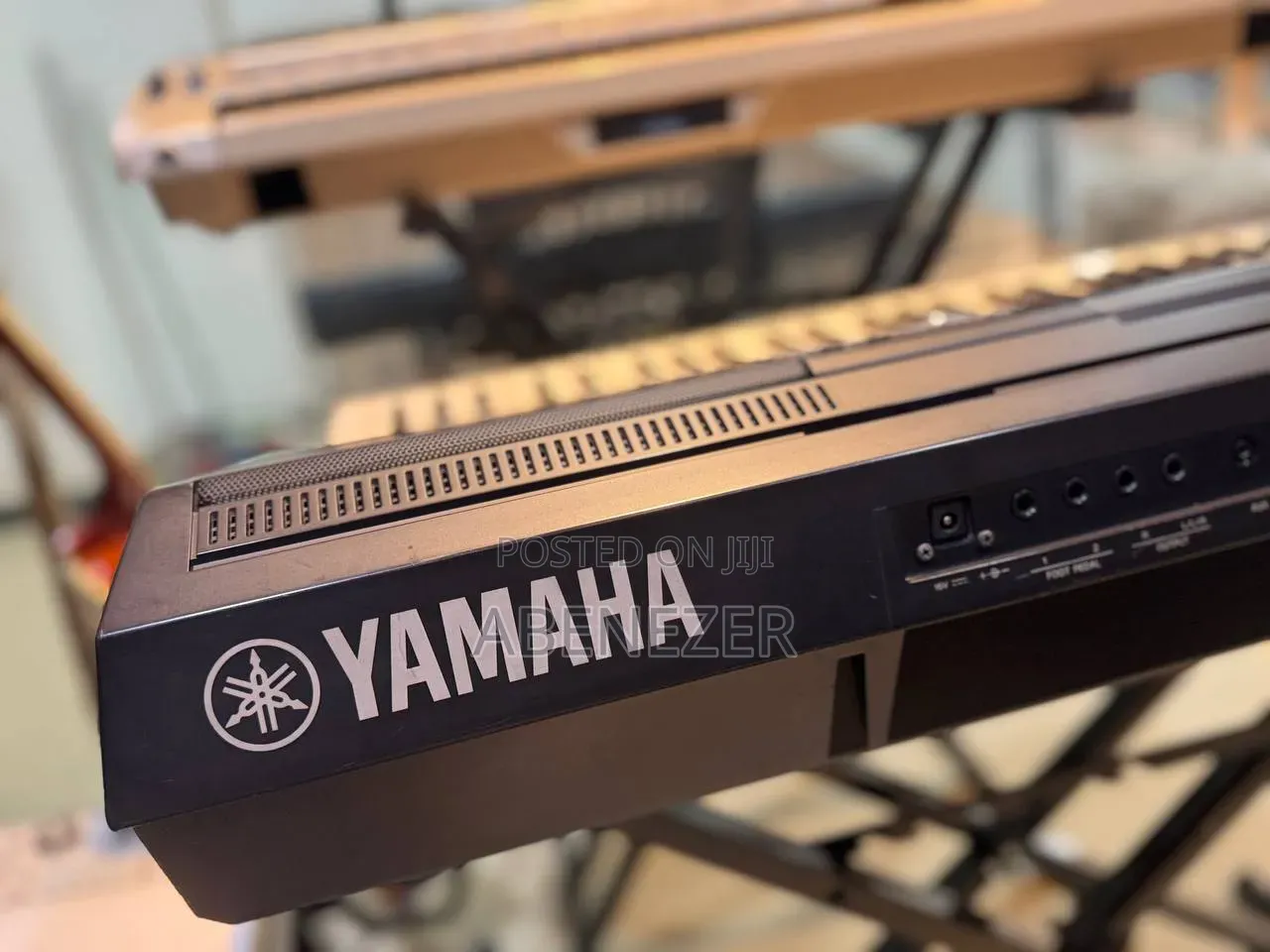 Yamaha PSR S975 Keyboard