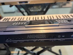 Yamaha PSR S975 Keyboard