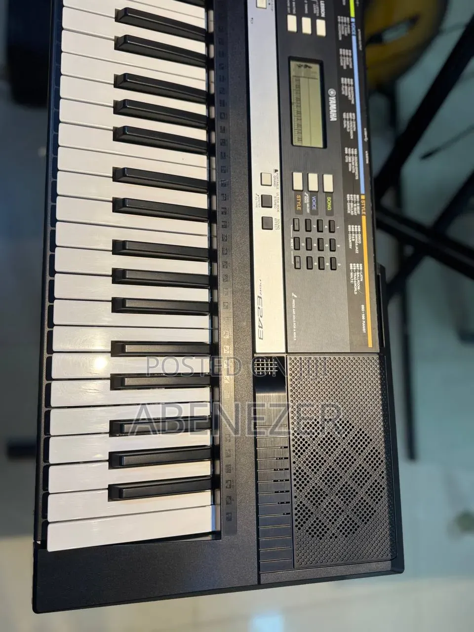 Yamaha PSR E243 Keyboard