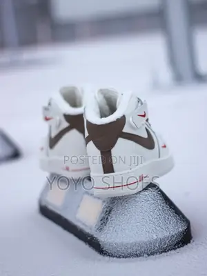 Nike Air Force 1 High Mocco Sneakers White Leather Upper / Brown