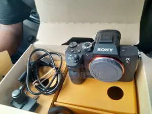 Sony Alpha A7r Iii 42.4mp Mirrorless / With 50mm Lens – Usa Version