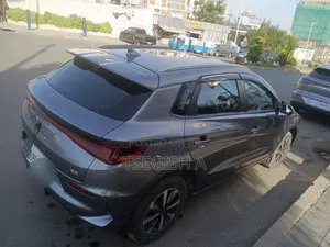 New BYD E2 43 kWh 94 hp FWD 2025 Gray
