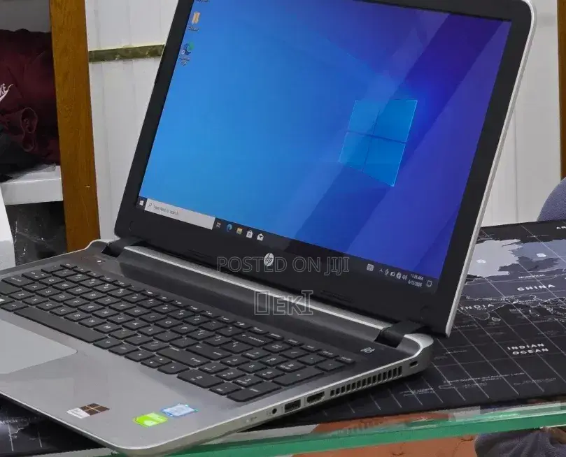 Laptop HP Pavilion 10 8GB Intel Core i5 HDD 1T