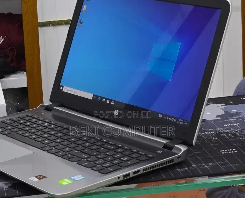 Laptop HP Pavilion 10 8GB Intel Core i5 HDD 1T