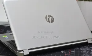 Laptop HP Pavilion 10 8GB Intel Core i5 HDD 1T