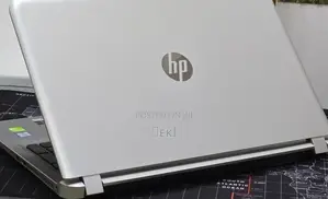 Laptop HP Pavilion 10 8GB Intel Core i5 HDD 1T